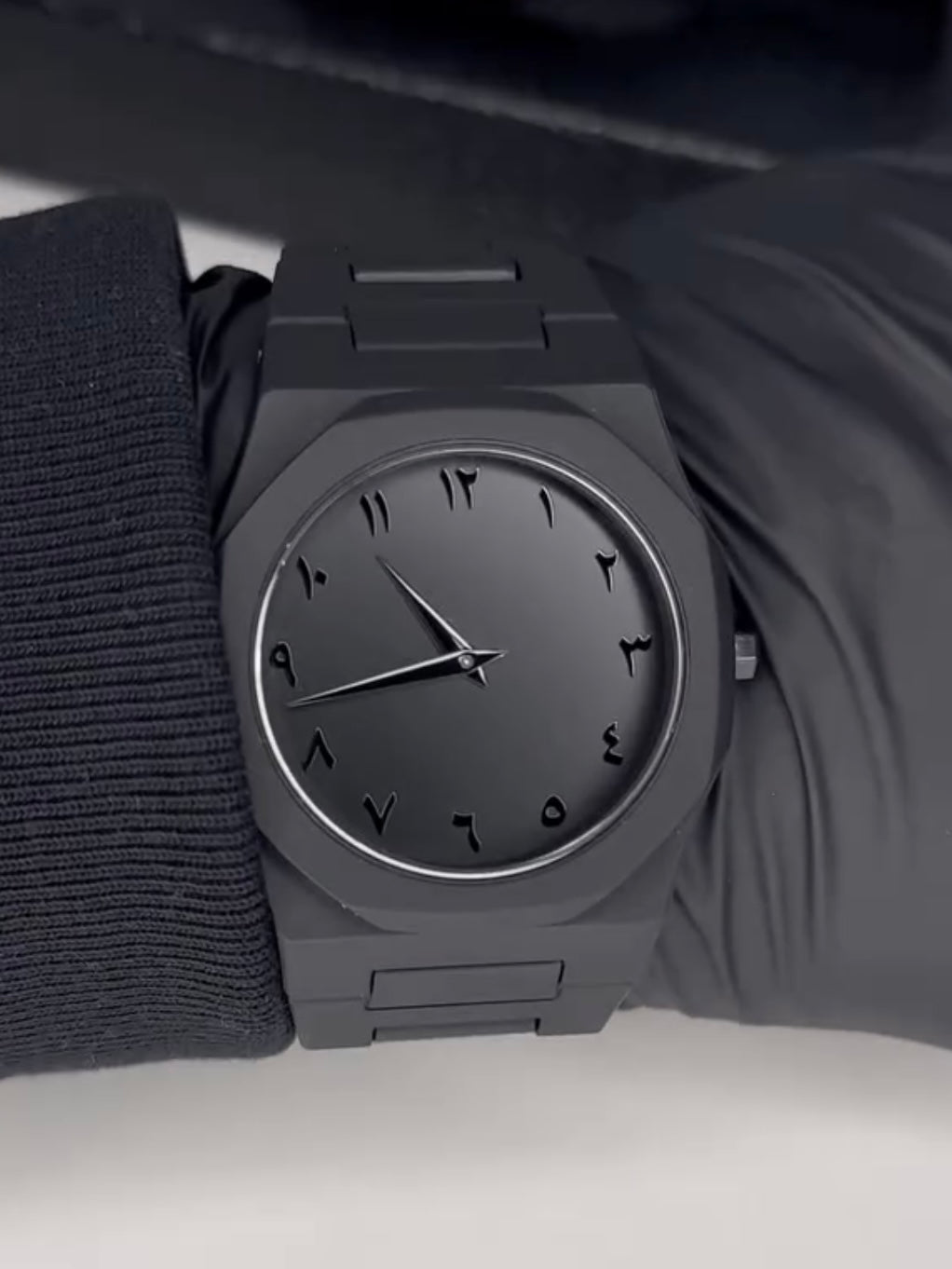 Full BLACK AURA Quartz Watch – Lightweight Design